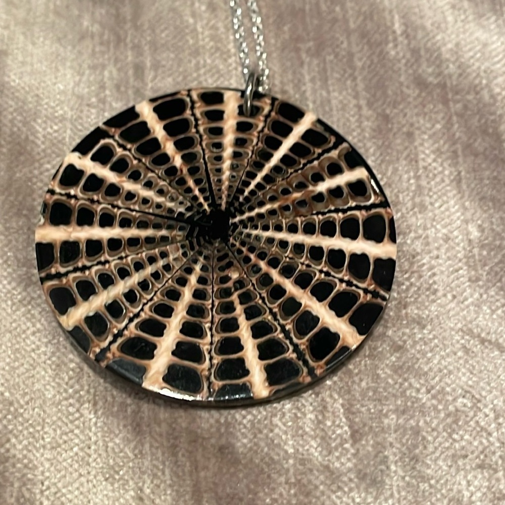 Fancy Shell Necklace 1 3/4” round 18” chain